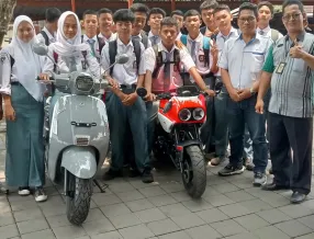 SMK Diponegoro Depok Mendapatkan 2 Unit Motor SYM dari PT MFORCE INDONESIA